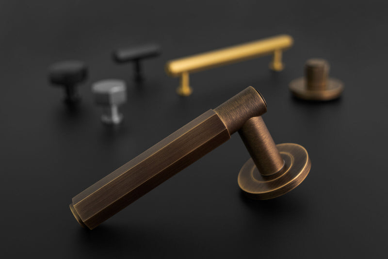 Embracing Elegance: Exploring the Latest Trends in Door Handle Design ...